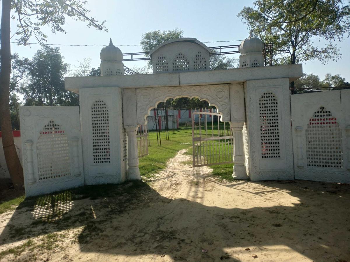 Oyo Hotel Ss Grand Lucknow Exterior photo